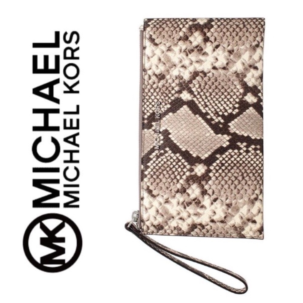 NWT, Michael Kors Bedford Wristlet Purse
